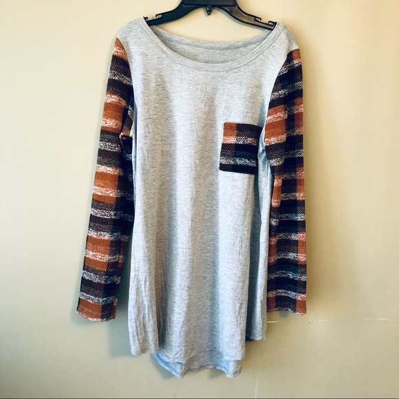 Boutique Top - Picture 4 of 6